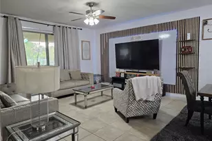 2732 E Lake Pointe Dr, Kissimmee, FL 34744 - Photo 9