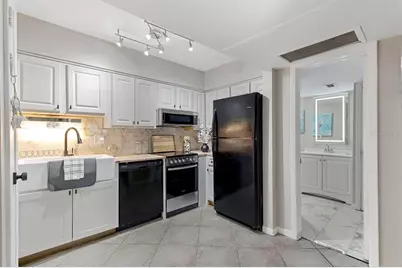 10365 Paradise Boulevard #21, Treasure Island, FL 33706 - Photo 9