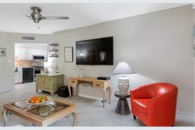 10365 Paradise Boulevard #21, Treasure Island, FL 33706 - Photo 3