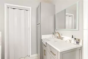 2001 Magnolia Dr, Clearwater, FL 33764 - Photo 15