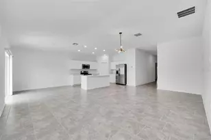 243 Hayley St, Winter Haven, FL 33884 - Photo 5