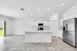 243 Hayley St, Winter Haven, FL 33884 - Photo 7