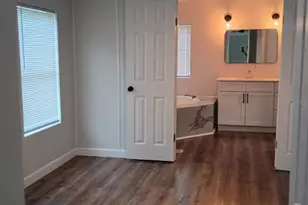 105 Canary Ln, Satsuma, FL 32189 - Photo 5