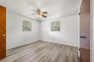 9610 N 12th St, Tampa, FL 33612 - Photo 15