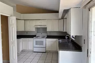833 Oglethorpe Ct, Kissimmee, FL 34758 - Photo 9