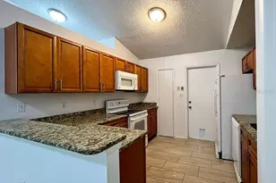 10 York Ct, Kissimmee, FL 34758 - Photo 7