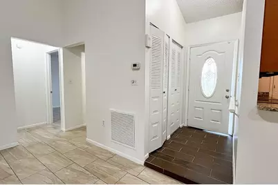 10 York Court, Kissimmee, FL 34758 - Photo 5