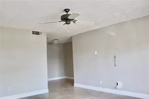 9101 Tudor Dr, Tampa, FL 33615 - Photo 19