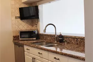 9101 Tudor Dr, Tampa, FL 33615 - Photo 9