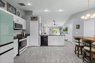 2472 Pine Chase Cir, Saint Cloud, FL 34769 - Photo 9