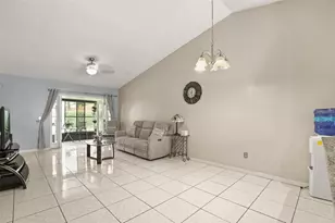 49 Pine Island Cir, Kissimmee, FL 34743 - Photo 15