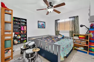 1223/1225 NE 15th Ln, Cape Coral, FL 33909 - Photo 23