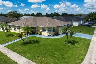 1708 Casuarina Ln, Kissimmee, FL 34744 - Photo 17