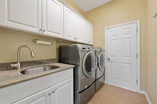 8071 Canyon Lake Cir, Orlando, FL 32835 - Photo 41