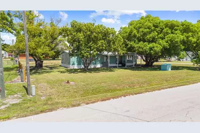 5601 Lake Lizzie Drive, Saint Cloud, FL 34771 - Photo 3