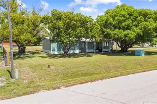 5601 Lake Lizzie Dr, Saint Cloud, FL 34771 - Photo 3