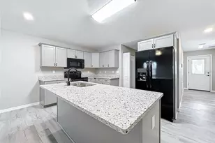 7091 Tamarind Way, Lake Wales, FL 33898 - Photo 5
