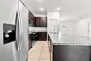 1010 Mayfair Pl, Kissimmee, FL 34758 - Photo 11