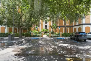 12521 Floridays Resort Dr, Orlando, FL 32821 - Photo 3