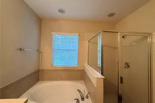 10547 Regent Square Dr, Orlando, FL 32825 - Photo 17