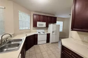 10547 Regent Square Dr, Orlando, FL 32825 - Photo 3