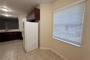 10547 Regent Square Dr, Orlando, FL 32825 - Photo 7