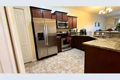 4085 Shade Tree Lane, Lakeland, FL 33812 - Photo 5