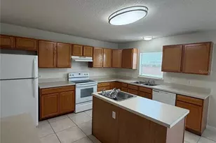 2410 Great Harbor Dr, Kissimmee, FL 34746 - Photo 7
