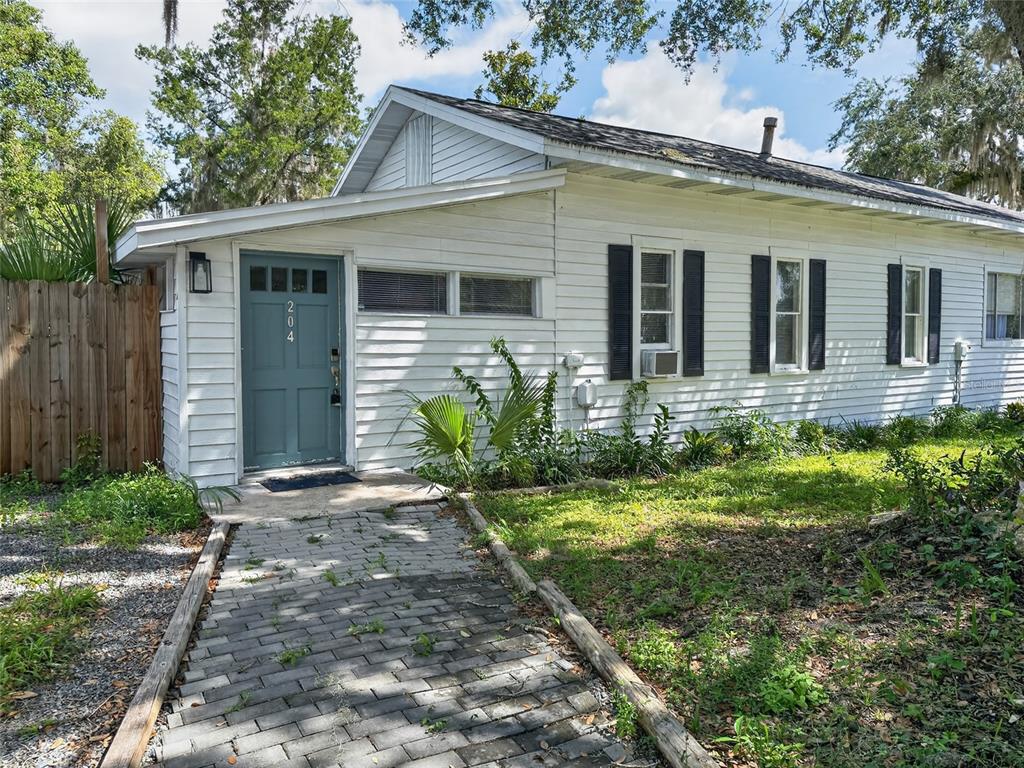 325 S 2nd St - 325 S 2nd St, Leesburg, FL 34748 Luxury Property | Jose Angel Pina