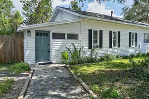 325 S 2nd St, Leesburg, FL 34748 - Photo 1