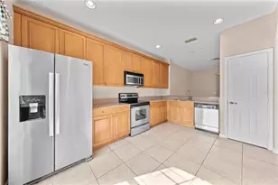 2975 White Cedar Cir, Kissimmee, FL 34741 - Photo 13