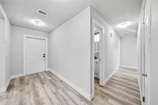 13536 Lake Magdalene Dr, Tampa, FL 33613 - Photo 25