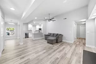 13536 Lake Magdalene Dr, Tampa, FL 33613 - Photo 15