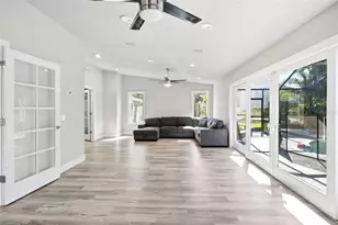 13536 Lake Magdalene Dr, Tampa, FL 33613 - Photo 17