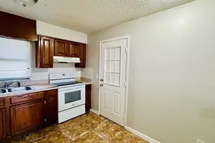 184 Julie Ln, Auburndale, FL 33823 - Photo 3