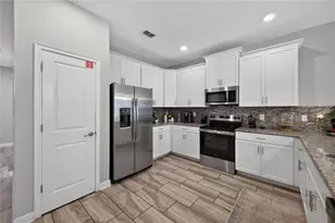 9016 Stinger Dr, Champions Gate, FL 33896 - Photo 3