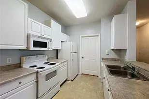 1015 Hemingway Cir, Haines City, FL 33844 - Photo 13