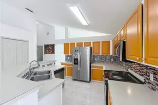 11781 Hatcher Cir, Orlando, FL 32824 - Photo 13