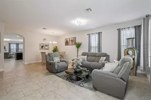 4136 Oak Tree Dr, Davenport, FL 33837 - Photo 3