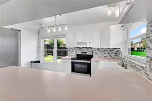 545 Hunter Cir, Kissimmee, FL 34758 - Photo 7