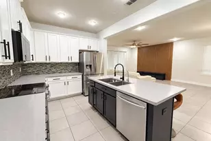 2524 Fontaine Dr, Kissimmee, FL 34741 - Photo 11