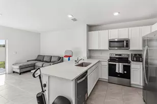 4461 Rachel Fls Dr, Tampa, FL 33610 - Photo 7