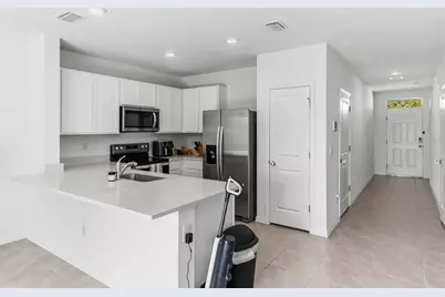 4461 Rachel Falls Drive, Tampa, FL 33610 - Photo 9