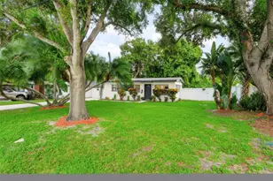 327 Barbara Cir, Belleair, FL 33756 - Photo 23
