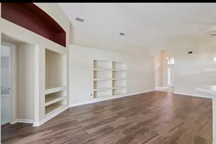 15723 Markham Dr, Clermont, FL 34714 - Photo 3