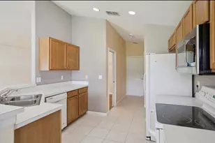 15723 Markham Dr, Clermont, FL 34714 - Photo 7
