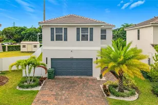 1692 SE 7th Ct, Homestead, FL 33033 - Photo 3
