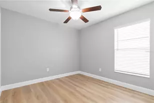 15407 Lost Creek Ln, Ruskin, FL 33573 - Photo 19