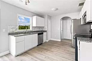1365 Carey Glen Cir, Orlando, FL 32824 - Photo 9