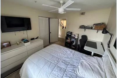 2360 SW Archer Road #915, Gainesville, FL 32608 - Photo 9